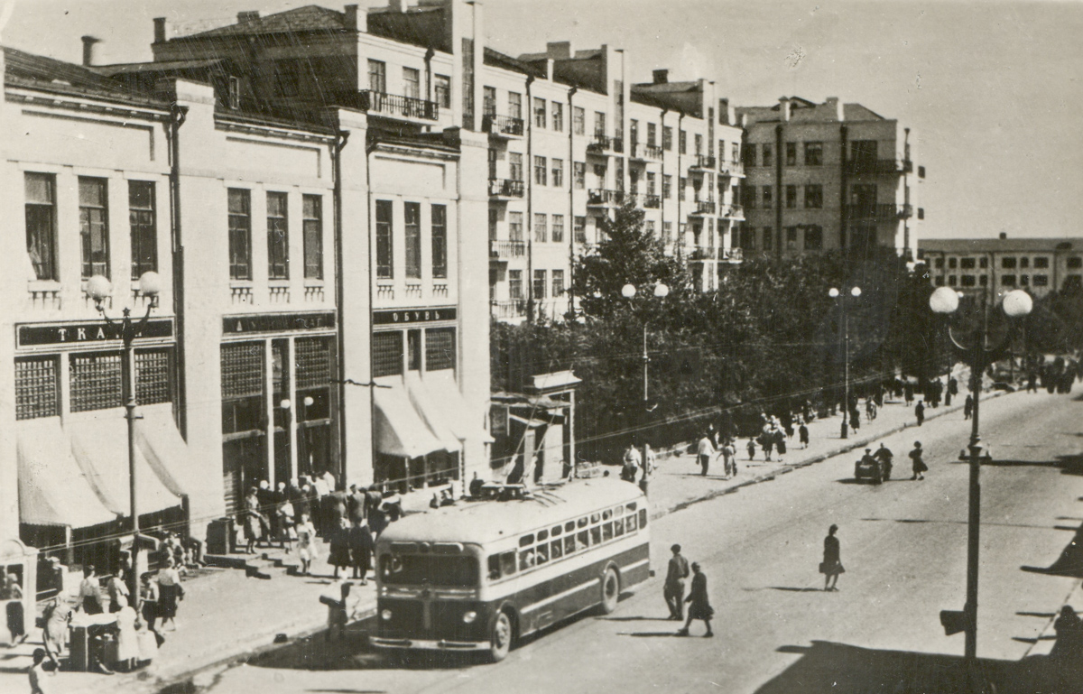 Троллейбус на ул. Ленинградской, Самара, фото А. Иевлева, 1953 г