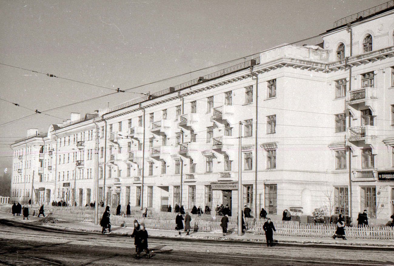 Жилой дом у трампарка на углу Полевой и Мичурина, Самара, фото Н. Финикова